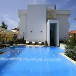 La Costiera Hotel