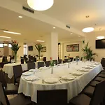 La Costiera Hotel
