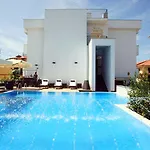 La Costiera 4*