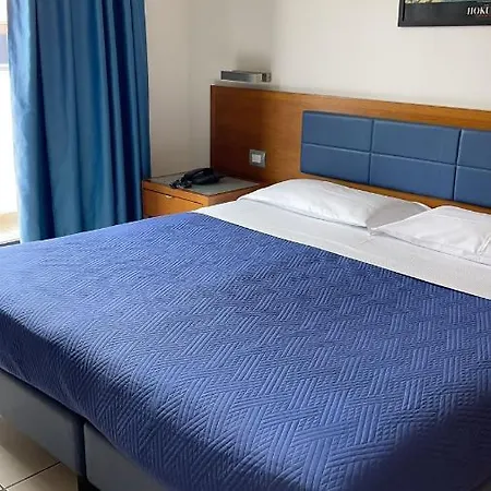 La Costiera 4*