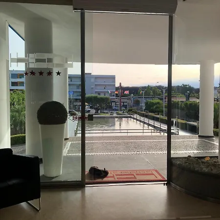 La Costiera Hotel