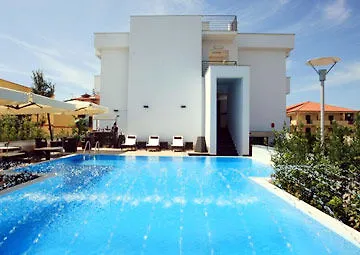 La Costiera 4*