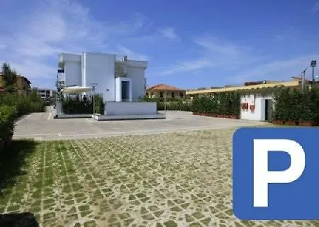 La Costiera Hotel