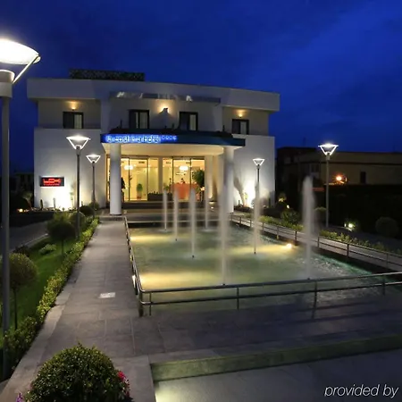 La Costiera Hotel